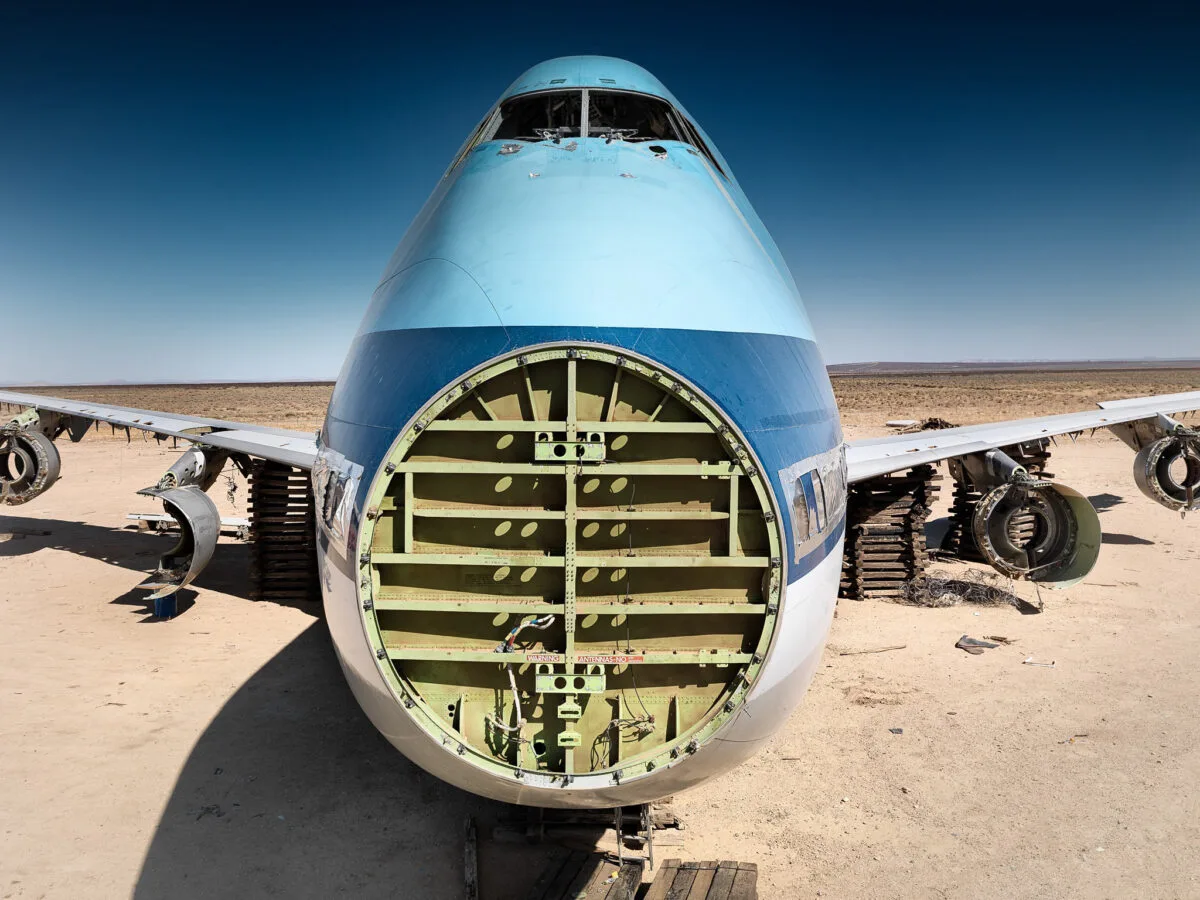 Boeing 747 nose section open, decommissioned aircraft Mojave Desert, Scanderbeg Sauer – DECOMMISSIONED AMS-SMX