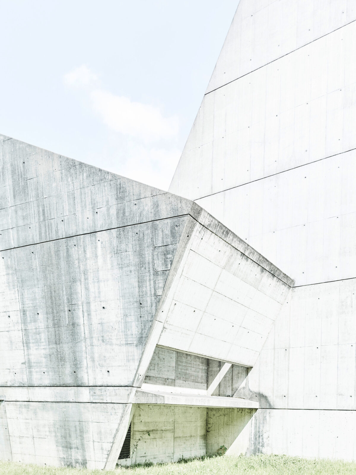 Betondetail eines Tunnelportals, Transjurane A16, Jura, Schweiz, Architekturfotografie von Scanderbeg Sauer