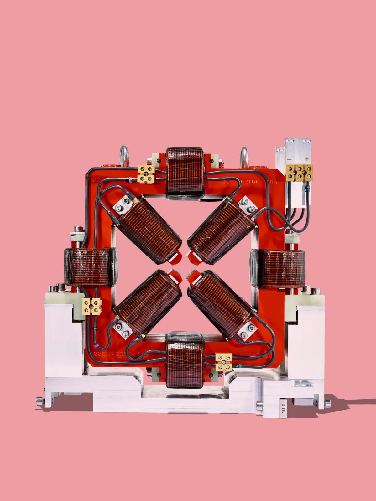 Magnetkomponente mit Kupferwicklungen als Still, Paul Scherrer Institut, Villigen, Schweiz, Wissenschaftsfotografie von Scanderbeg Sauer