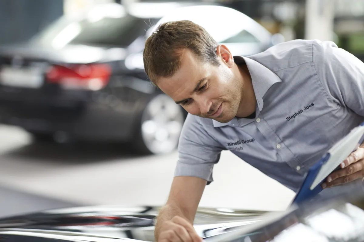 Fahrzeugpflege bei BMW Schweiz, Unternehmensfotografie von Scanderbeg Sauer