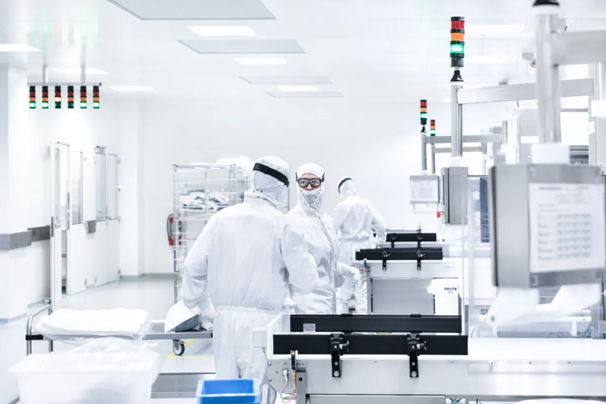Cleanroom production hall, Datwyler, Alken, Belgium, industrial photography by Scanderbeg Sauer