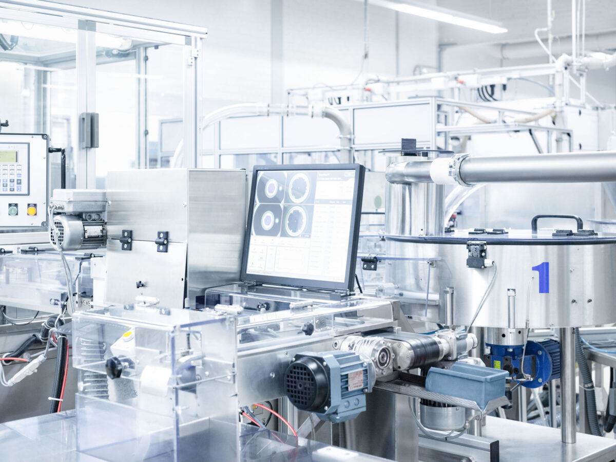 Cleanroom production line, Datwyler, Alken, Belgium, industrial photography by Scanderbeg Sauer