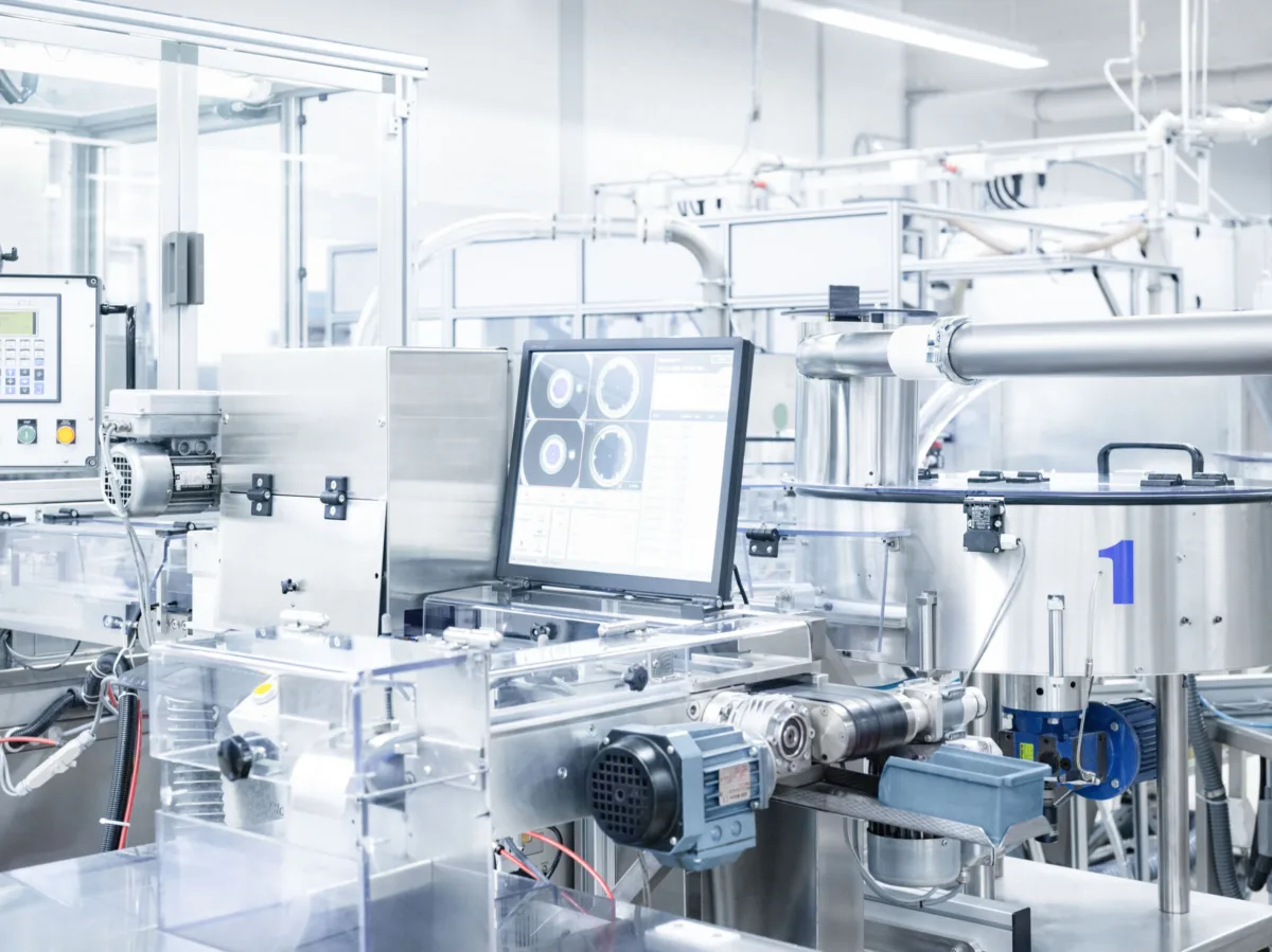 Cleanroom production line, Datwyler, Alken, Belgium, industrial photography by Scanderbeg Sauer