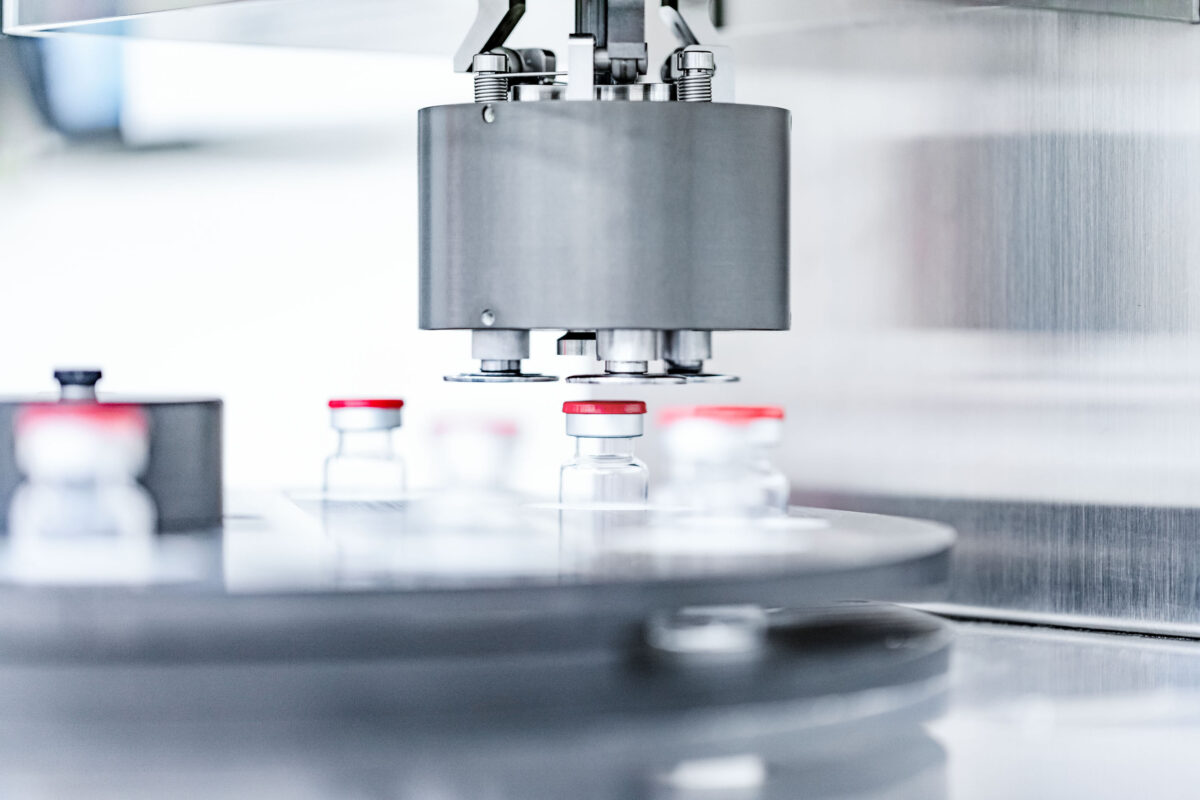 Vial filling and capping line, Datwyler, Alken, Belgium, industrial photography by Scanderbeg Sauer