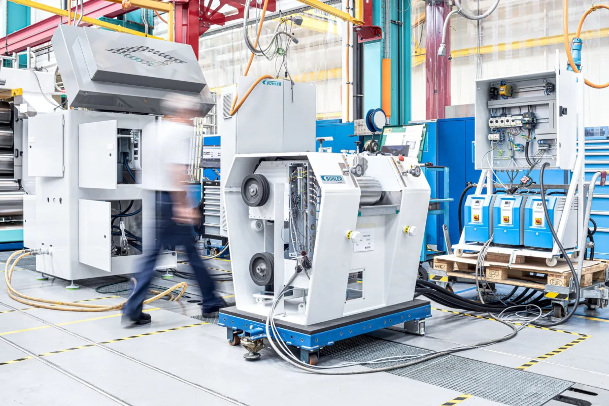Machine assembly at Bühler Group, Swissmem, Association of MEM Industries, Switzerland, industrial photography by Scanderbeg Sauer
