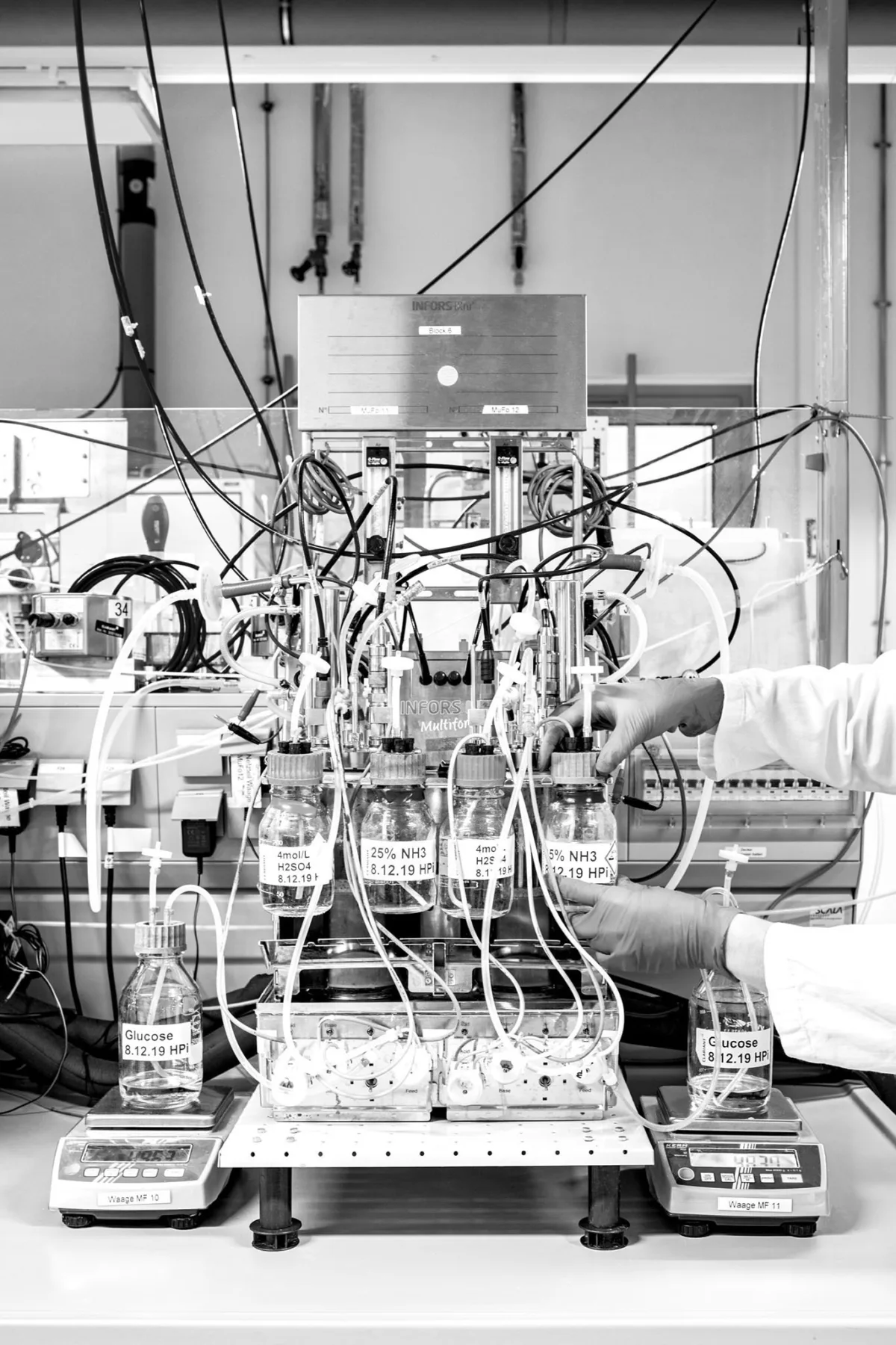 Catalysis testing laboratory, Clariant, Europe, industrial photography by Scanderbeg Sauer