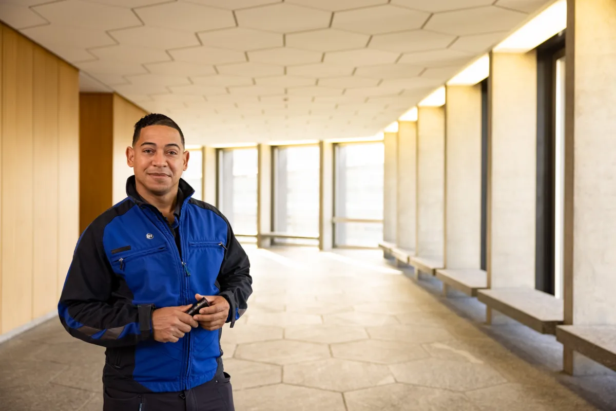 Employer Branding Fotografie ISS Schweiz, Mitarbeiter Portrait ETH Zürich, von Scanderbeg Sauer