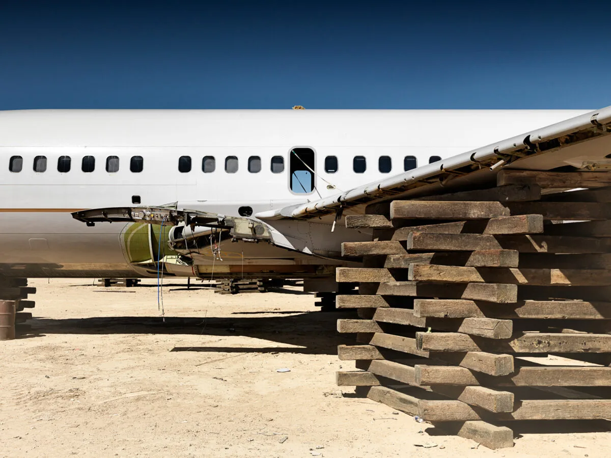 Decommissioned aircraft, Mojave Desert, fine art photography Scanderbeg Sauer – DECOMMISSIONED ERW-FLL
