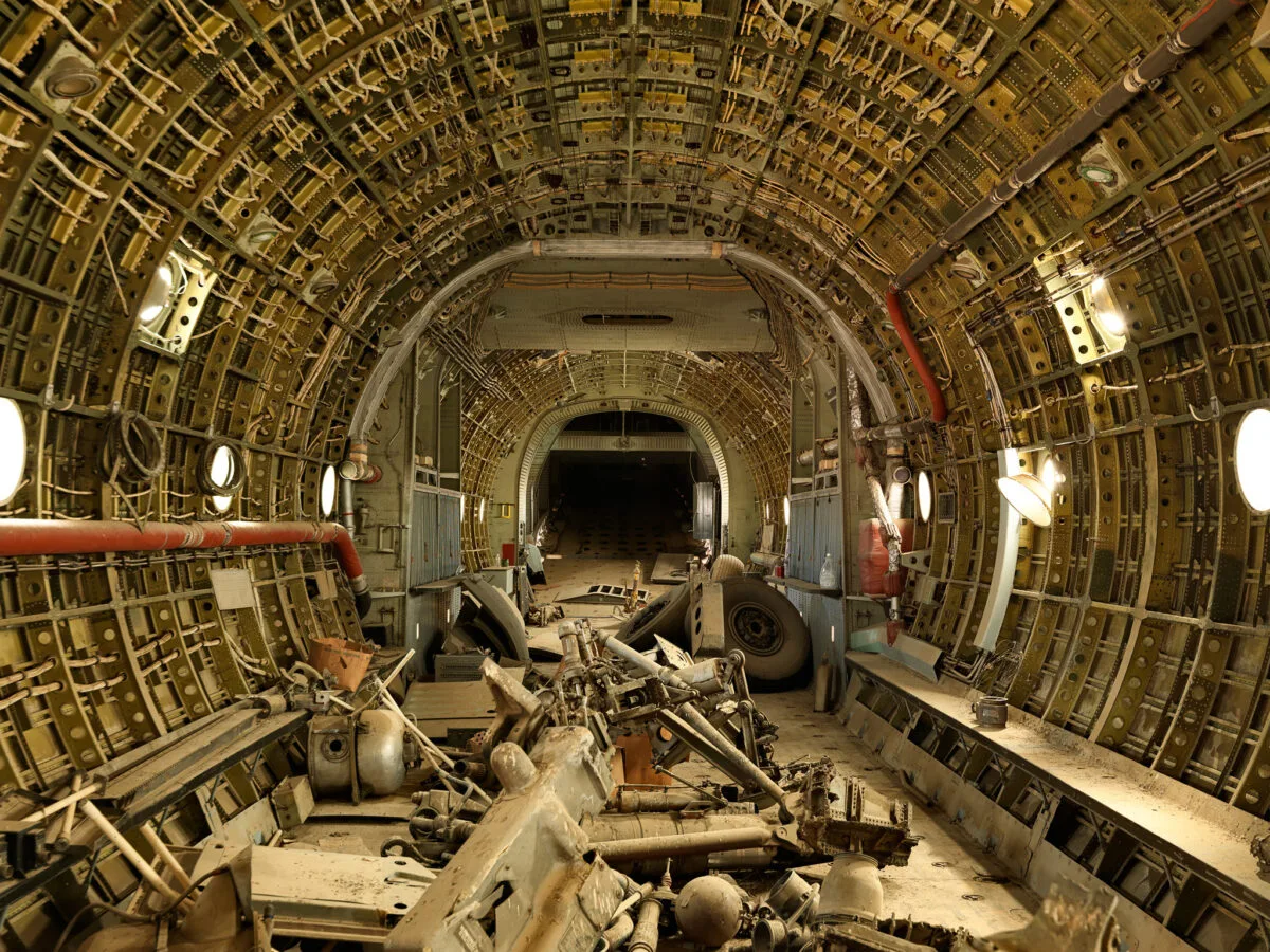 Decommissioned aircraft, Mojave Desert, fine art photography Scanderbeg Sauer – DECOMMISSIONED HKG-SGN