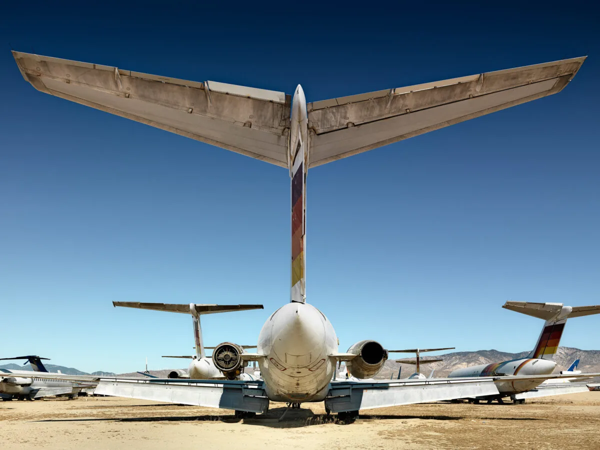 Decommissioned aircraft, Mojave Desert, fine art photography Scanderbeg Sauer – DECOMMISSIONED LGB-MEX
