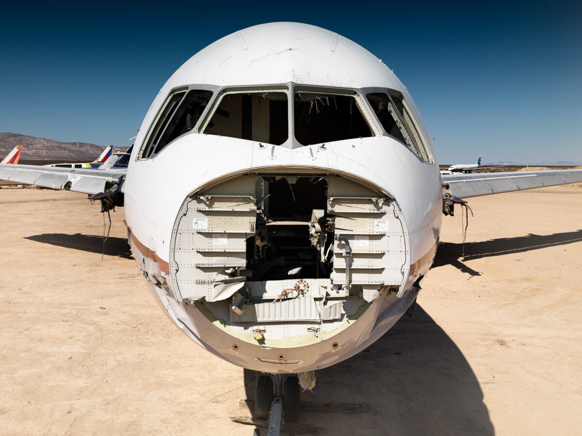 Decommissioned aircraft, Mojave Desert, fine art photography Scanderbeg Sauer – DECOMMISSIONED LGW-MAD