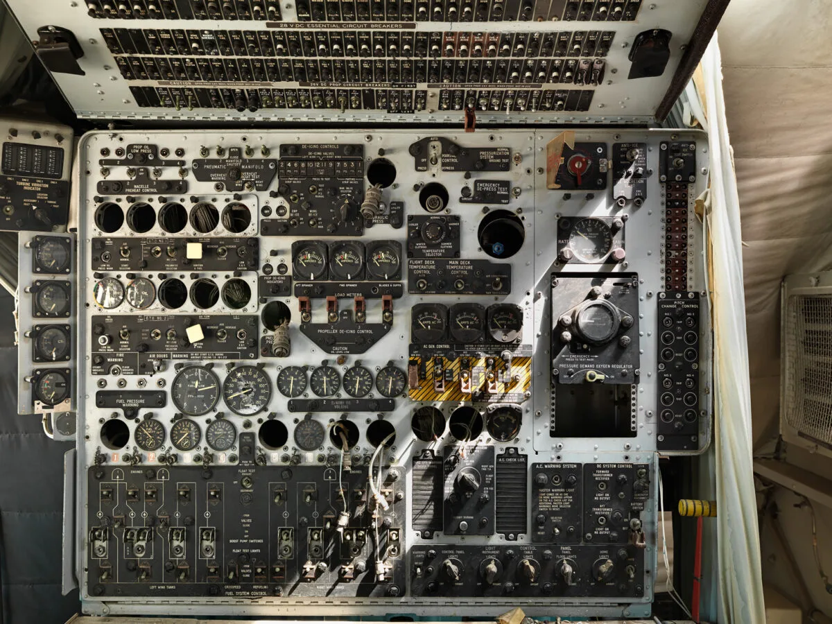 Decommissioned aircraft, Mojave Desert, fine art photography Scanderbeg Sauer – DECOMMISSIONED NRT-ICN