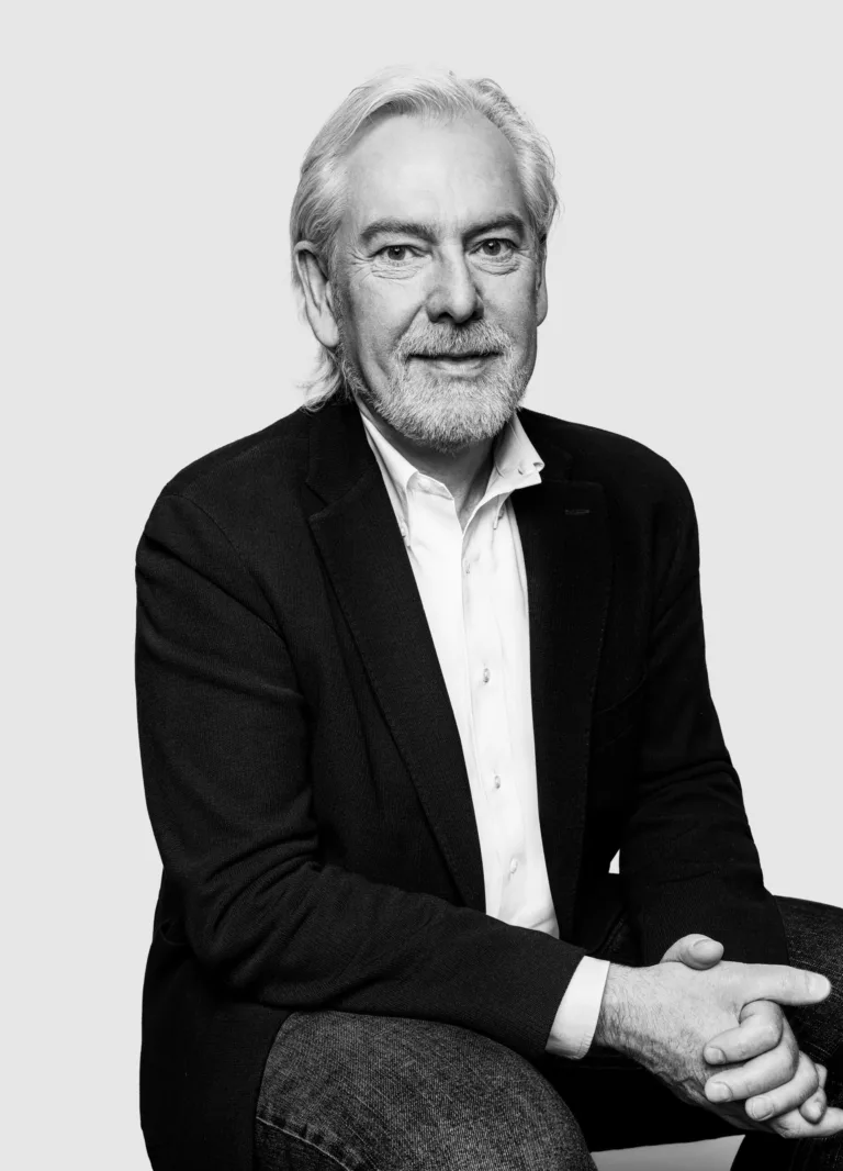 CEO portrait of Jacek Olczak at Philip Morris International Lausanne, corporate photography by Scanderbeg Sauer