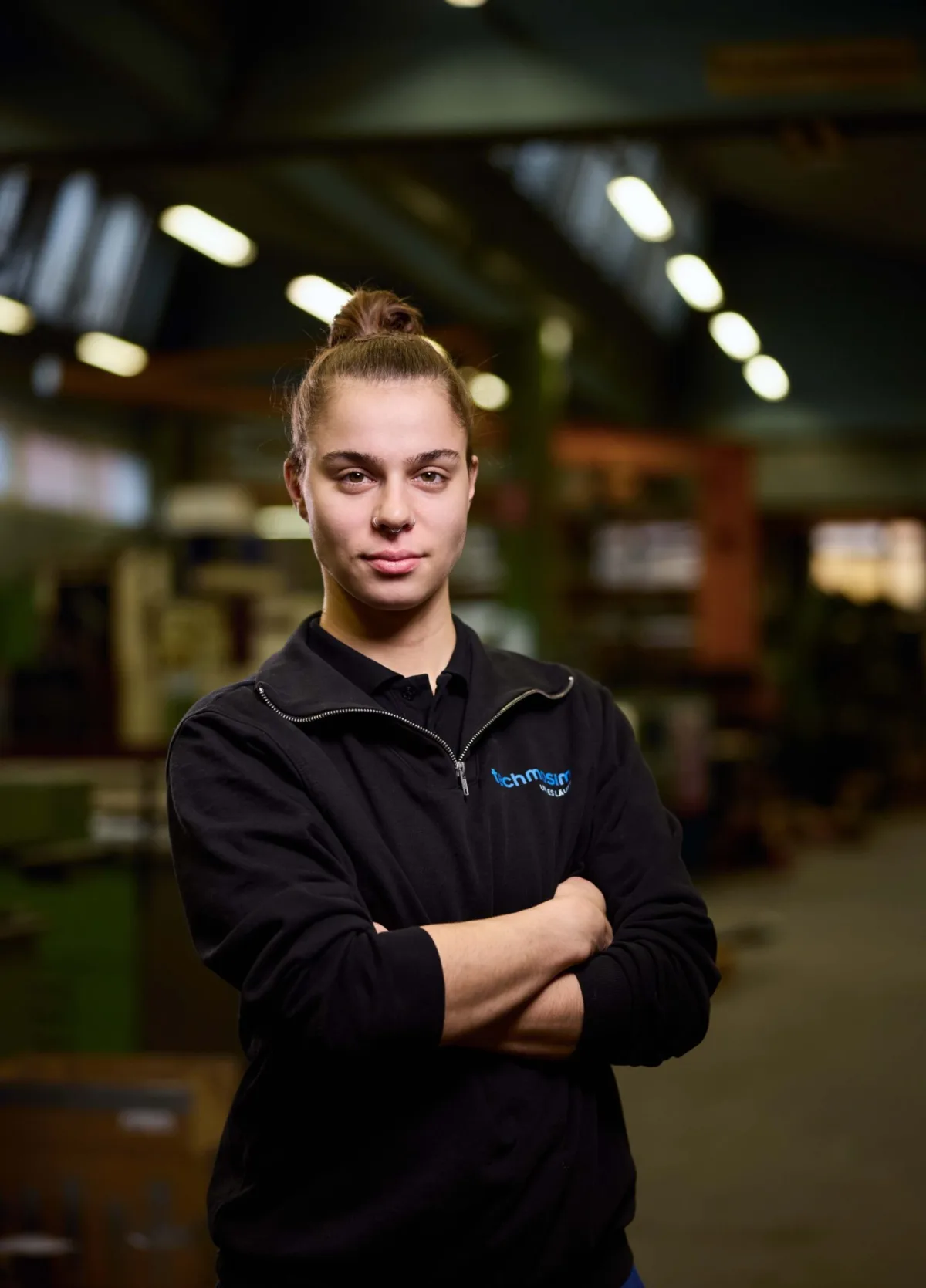 Mitarbeiterportrait in der Werkstatt, Techmosim Muttenz, Industriefotografie von Scanderbeg Sauer